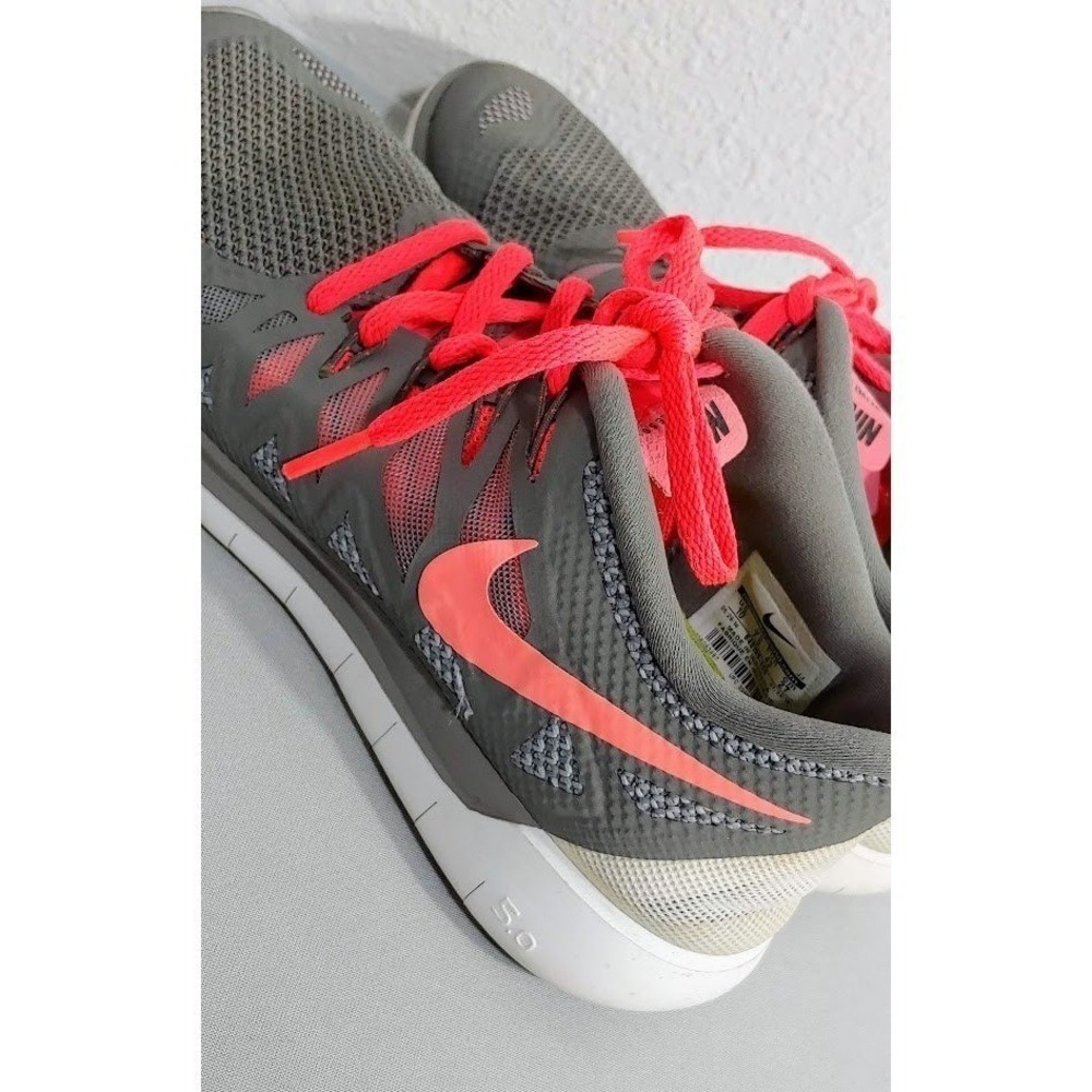 Nike Free 5.0 Womens Size 10 Gray Pink Running Shoes 642199-200 - Picture 9 of 11